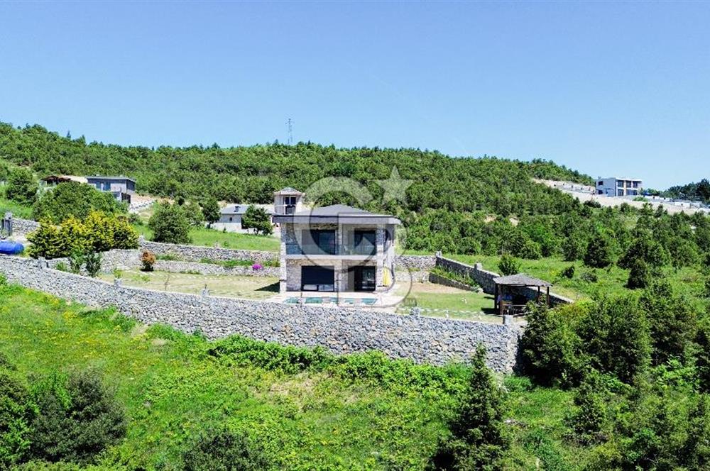 ŞİLE AĞVA BUCAKLI'DA DOĞA İLE İÇ İÇE HAVUZLU LÜKS MÜSTAKİL VİLLA