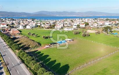 URLA TORASAN İÇMELER YOLUNA 55 METRE CEPHELİ SATILIK TARLA