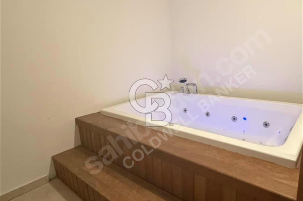 ÇEŞME DE KİRALIK HAVUZLU MÜSTAKİL EŞYALI VİLLA