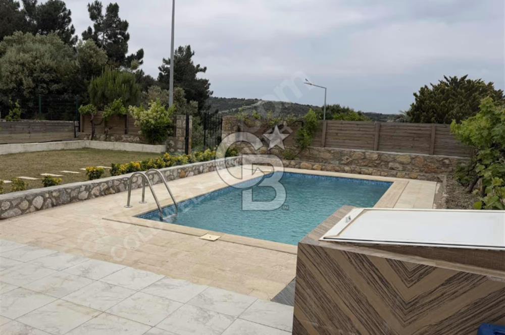 ÇEŞMEDE HAVUZLU KİRALIK LÜKS VİLLA