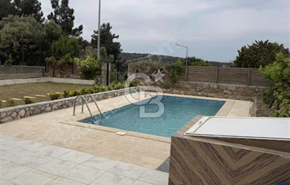 ÇEŞMEDE HAVUZLU KİRALIK LÜKS VİLLA