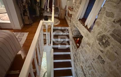 Eski Foça Fevzi Paşa Mahallesinde Satılık Taş Ev