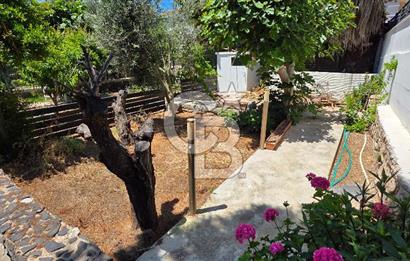 ÇEŞME DALYANDA DÖRT MEVSİM KULLANIMA UYGUN 4+1 TRİPLEKS VİLLA