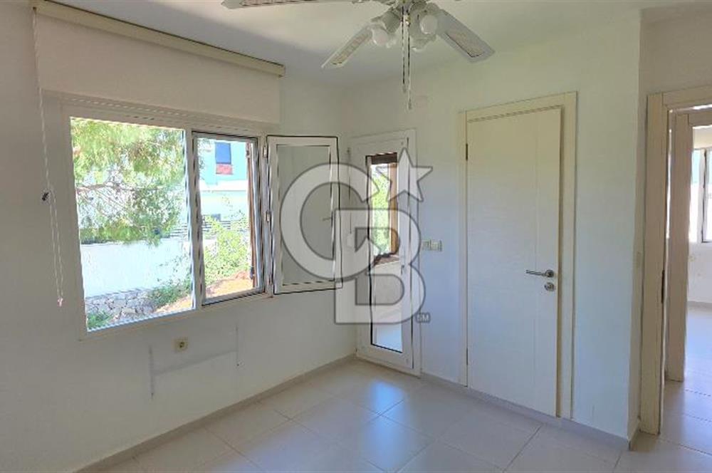 ÇEŞME DALYANDA DÖRT MEVSİM KULLANIMA UYGUN 4+1 TRİPLEKS VİLLA