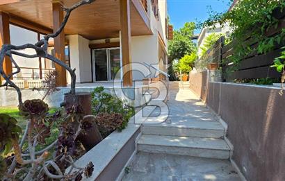 ÇEŞME DALYANDA DÖRT MEVSİM KULLANIMA UYGUN 4+1 TRİPLEKS VİLLA