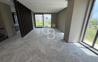 Yaşamkent Merkezde Seçkin Mimariye Sahip Köşe Ultra Lüks Villa