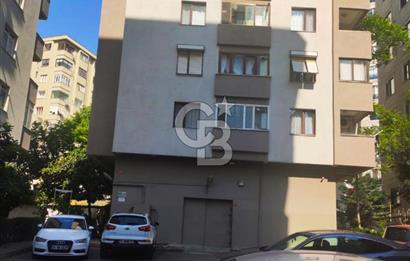KADIKÖY KUYUBAŞI'NDA CADDE ÜZERİ KİRALIK YÜKSEK TAVANLI DEPO