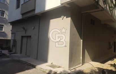 KADIKÖY KUYUBAŞI'NDA CADDE ÜZERİ KİRALIK YÜKSEK TAVANLI DEPO