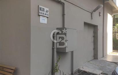 KADIKÖY KUYUBAŞI'NDA CADDE ÜZERİ KİRALIK YÜKSEK TAVANLI DEPO