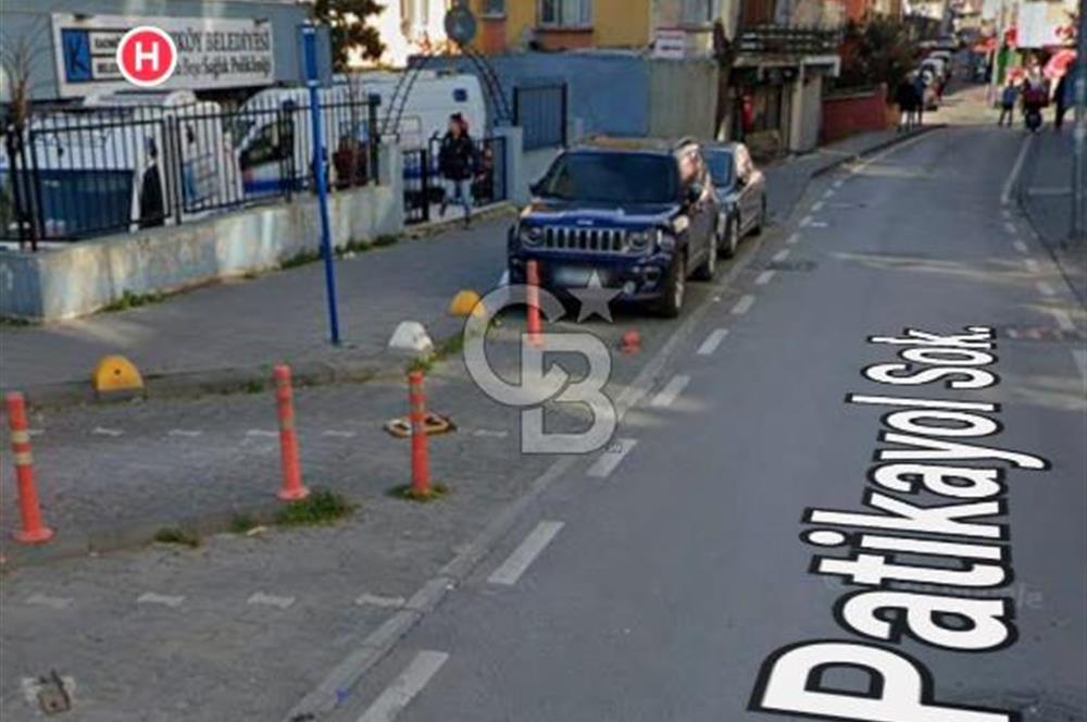 KADIKÖY KUYUBAŞI'NDA CADDE ÜZERİ KİRALIK YÜKSEK TAVANLI DEPO
