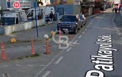 KADIKÖY KUYUBAŞI'NDA CADDE ÜZERİ KİRALIK YÜKSEK TAVANLI DEPO
