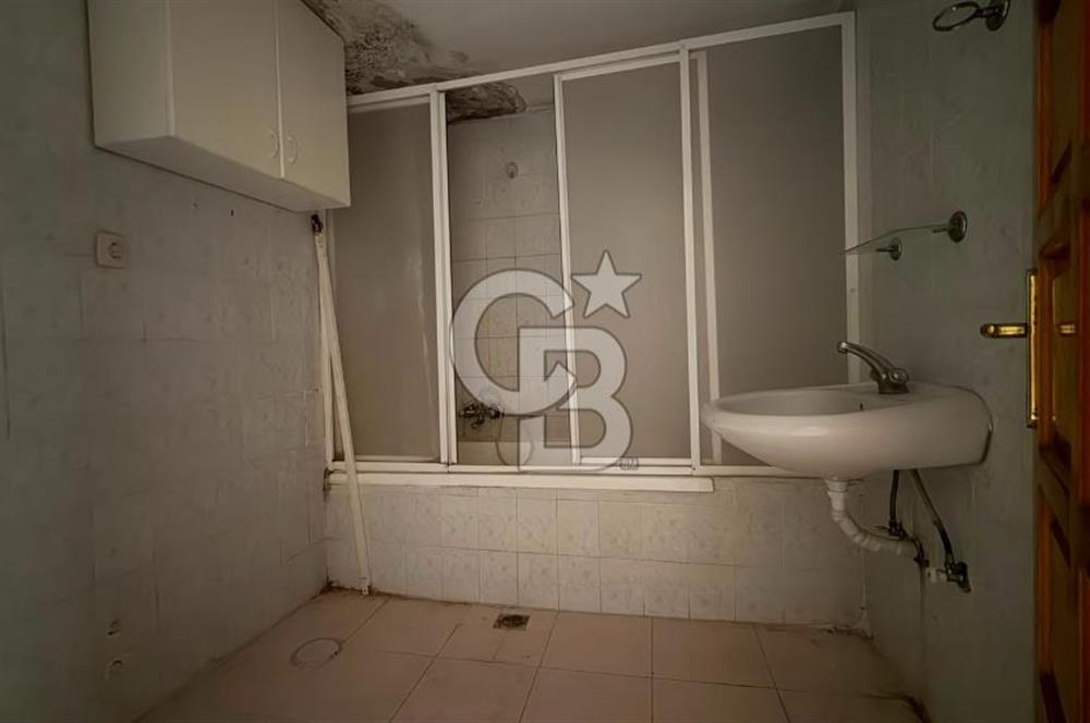 BUCA MENDERES MAHALLESİ'NDE MERKEZİ KONUMDA SATILIK 3+1 DAİRE