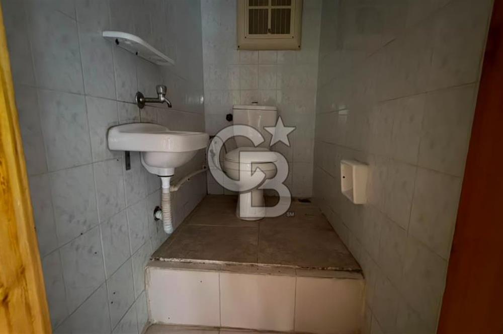 BUCA MENDERES MAHALLESİ'NDE MERKEZİ KONUMDA SATILIK 3+1 DAİRE