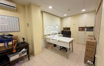 KADIKÖY KUYUBAŞI'NDA CADDE ÜZERİ SATILIK PRESTİJLİ OFİS VE DEPO