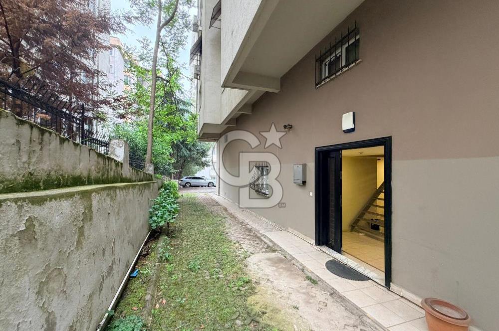 KADIKÖY KUYUBAŞI'NDA CADDE ÜZERİ SATILIK PRESTİJLİ OFİS VE DEPO
