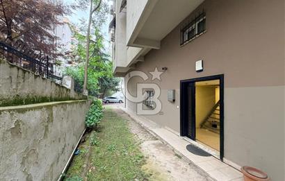 KADIKÖY KUYUBAŞI'NDA CADDE ÜZERİ SATILIK PRESTİJLİ OFİS VE DEPO
