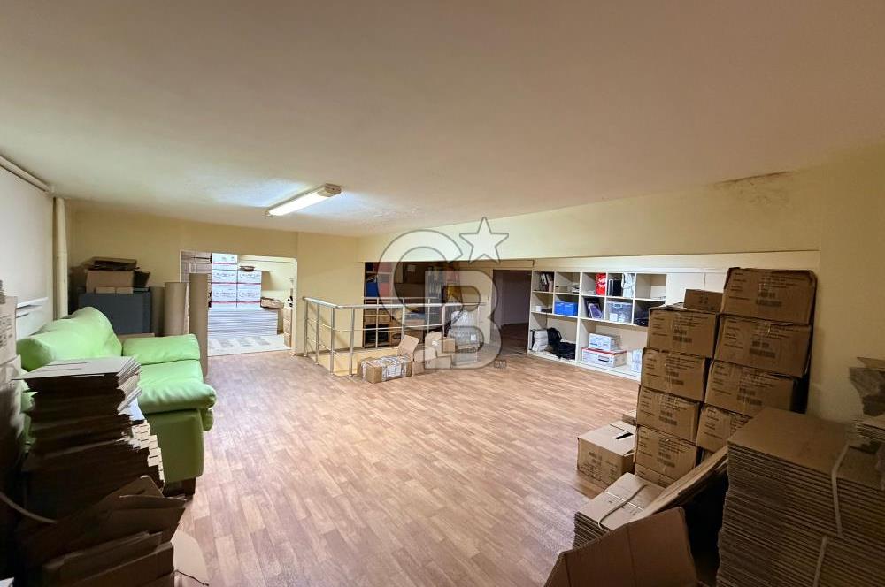 KADIKÖY KUYUBAŞI'NDA CADDE ÜZERİ SATILIK PRESTİJLİ OFİS VE DEPO