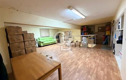 KADIKÖY KUYUBAŞI'NDA CADDE ÜZERİ SATILIK PRESTİJLİ OFİS VE DEPO