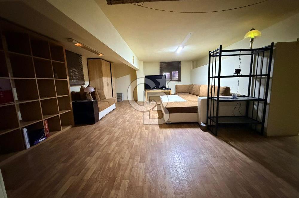 KADIKÖY KUYUBAŞI'NDA CADDE ÜZERİ SATILIK PRESTİJLİ OFİS VE DEPO
