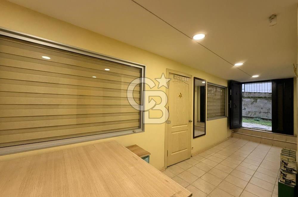 KADIKÖY KUYUBAŞI'NDA CADDE ÜZERİ SATILIK PRESTİJLİ OFİS VE DEPO