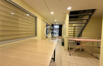 KADIKÖY KUYUBAŞI'NDA CADDE ÜZERİ SATILIK PRESTİJLİ OFİS VE DEPO