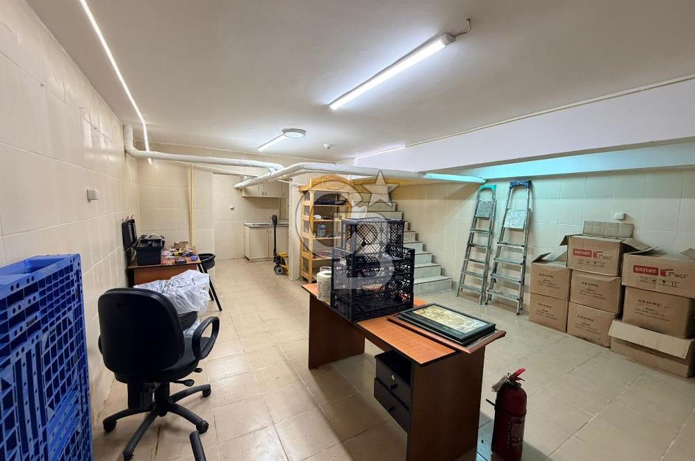 KADIKÖY KUYUBAŞI'NDA CADDE ÜZERİ SATILIK PRESTİJLİ OFİS VE DEPO