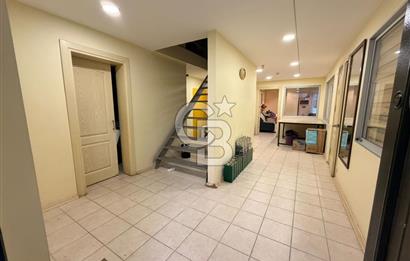 KADIKÖY KUYUBAŞI'NDA CADDE ÜZERİ SATILIK PRESTİJLİ OFİS VE DEPO
