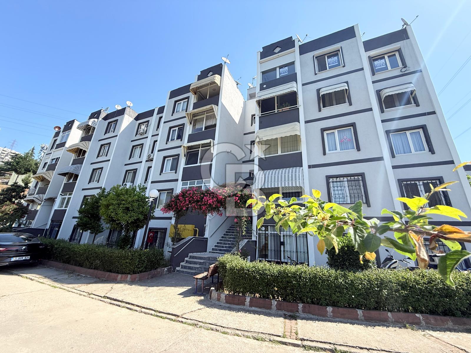 İZMİT YUVAM AKARCA İÇİ YAPILI SATILIK ÜST KAT 3+1 DAİRE