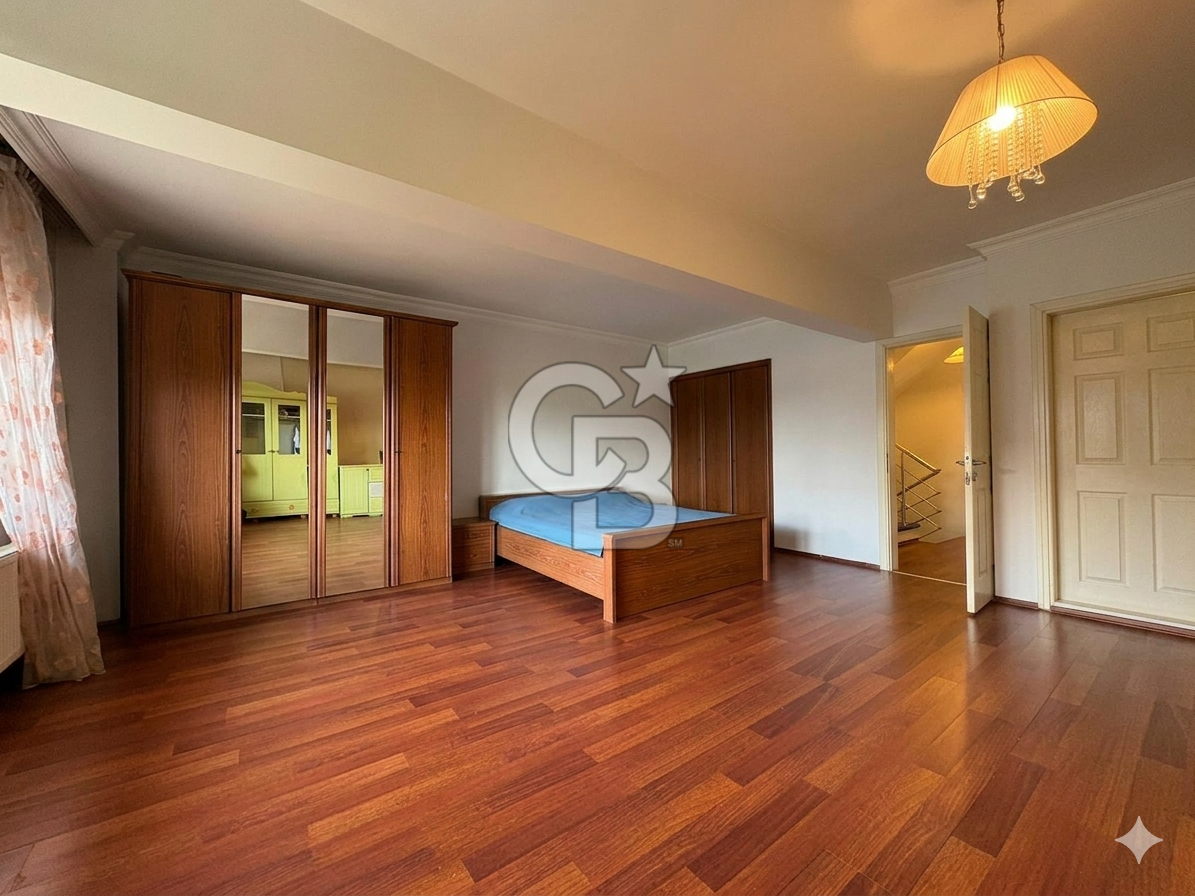 bağbaşında Satılık 5+2 Site İçerisinde Havuzlu Fourlex Villa