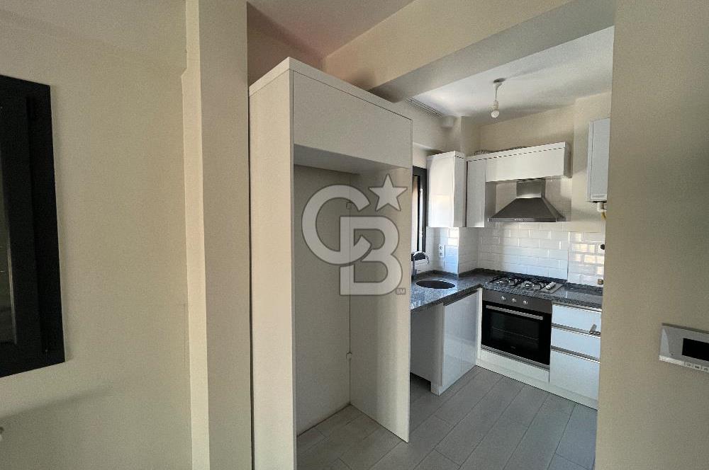 Karşıyaka Merkezde Yeni Binada Kiralık 1+1 Köşe Daire