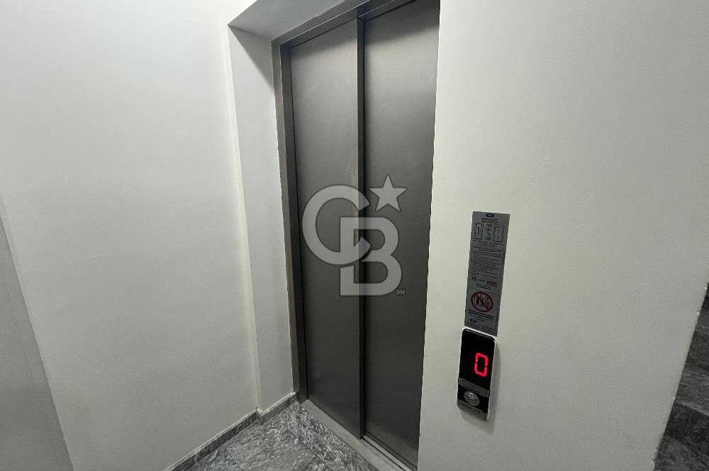 Karşıyaka Merkezde Yeni Binada Kiralık 1+1 Köşe Daire