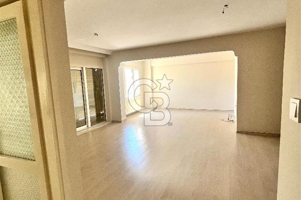  Alsancak’ta Araçsız Yaşam Keyfi Sunan Kordon’a Yürüme Mesafesinde Kiralık 2+1 Daire