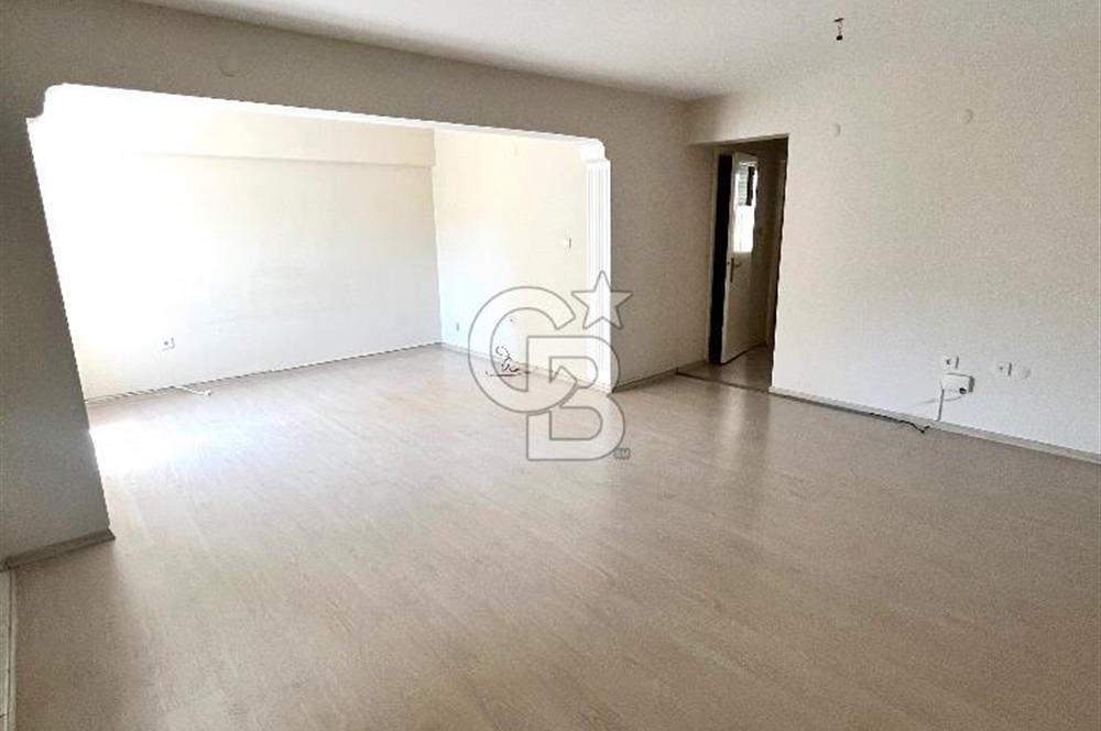  Alsancak’ta Araçsız Yaşam Keyfi Sunan Kordon’a Yürüme Mesafesinde Kiralık 2+1 Daire