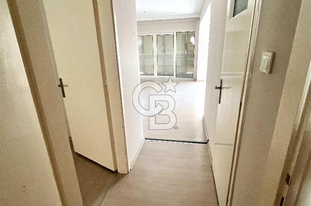  Alsancak’ta Araçsız Yaşam Keyfi Sunan Kordon’a Yürüme Mesafesinde Kiralık 2+1 Daire