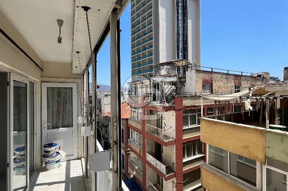  Alsancak’ta Araçsız Yaşam Keyfi Sunan Kordon’a Yürüme Mesafesinde Kiralık 2+1 Daire