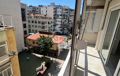  Alsancak’ta Araçsız Yaşam Keyfi Sunan Kordon’a Yürüme Mesafesinde Kiralık 2+1 Daire