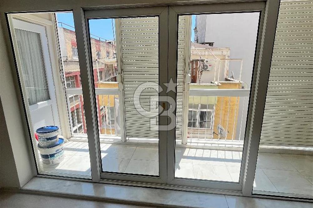  Alsancak’ta Araçsız Yaşam Keyfi Sunan Kordon’a Yürüme Mesafesinde Kiralık 2+1 Daire