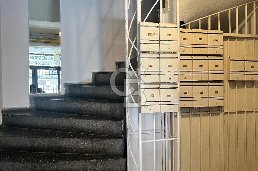  Alsancak’ta Araçsız Yaşam Keyfi Sunan Kordon’a Yürüme Mesafesinde Kiralık 2+1 Daire