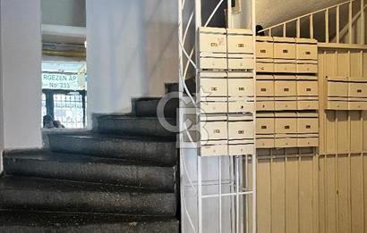  Alsancak’ta Araçsız Yaşam Keyfi Sunan Kordon’a Yürüme Mesafesinde Kiralık 2+1 Daire