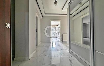 TEK BLOKLU SİTEDE CADDE YAKINI YÜKSEK KATTA 3+1 FIRSAT DAİRE