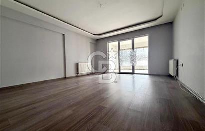 TEK BLOKLU SİTEDE CADDE YAKINI YÜKSEK KATTA 3+1 FIRSAT DAİRE