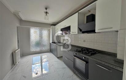TEK BLOKLU SİTEDE CADDE YAKINI YÜKSEK KATTA 3+1 FIRSAT DAİRE
