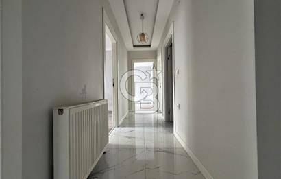 TEK BLOKLU SİTEDE CADDE YAKINI YÜKSEK KATTA 3+1 FIRSAT DAİRE