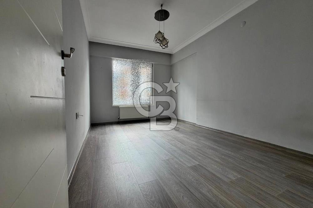 TEK BLOKLU SİTEDE CADDE YAKINI YÜKSEK KATTA 3+1 FIRSAT DAİRE