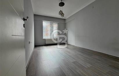 TEK BLOKLU SİTEDE CADDE YAKINI YÜKSEK KATTA 3+1 FIRSAT DAİRE
