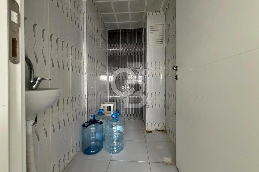 TEK BLOKLU SİTEDE CADDE YAKINI YÜKSEK KATTA 3+1 FIRSAT DAİRE