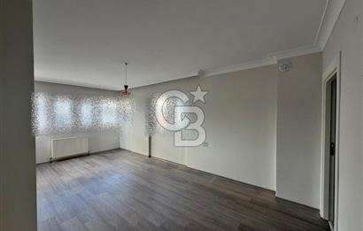 TEK BLOKLU SİTEDE CADDE YAKINI YÜKSEK KATTA 3+1 FIRSAT DAİRE