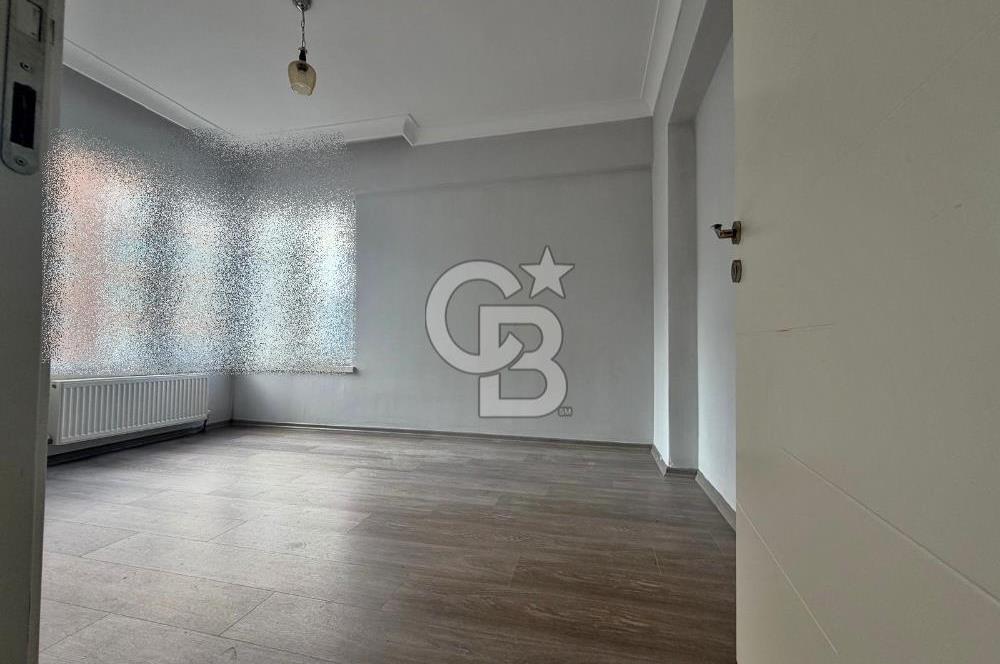TEK BLOKLU SİTEDE CADDE YAKINI YÜKSEK KATTA 3+1 FIRSAT DAİRE