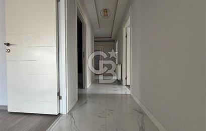 TEK BLOKLU SİTEDE CADDE YAKINI YÜKSEK KATTA 3+1 FIRSAT DAİRE