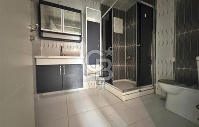 TEK BLOKLU SİTEDE CADDE YAKINI YÜKSEK KATTA 3+1 FIRSAT DAİRE